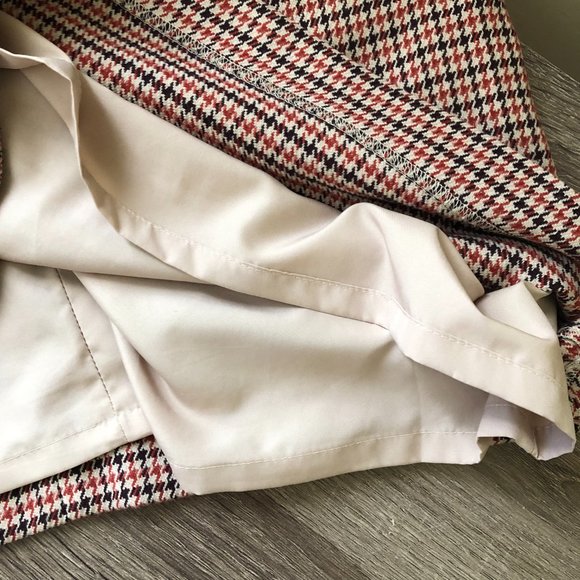 Ann Taylor LOFT Houndstooth Mini Skirt Size 2P - Picture 5 of 6